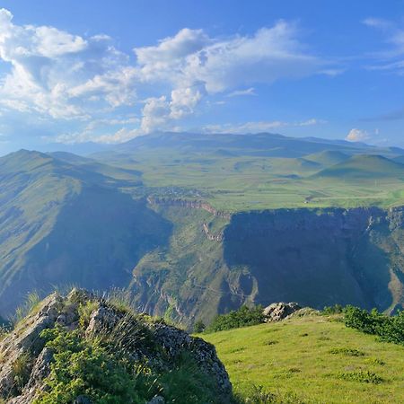 Alex Bnb Tatev Eksteriør billede